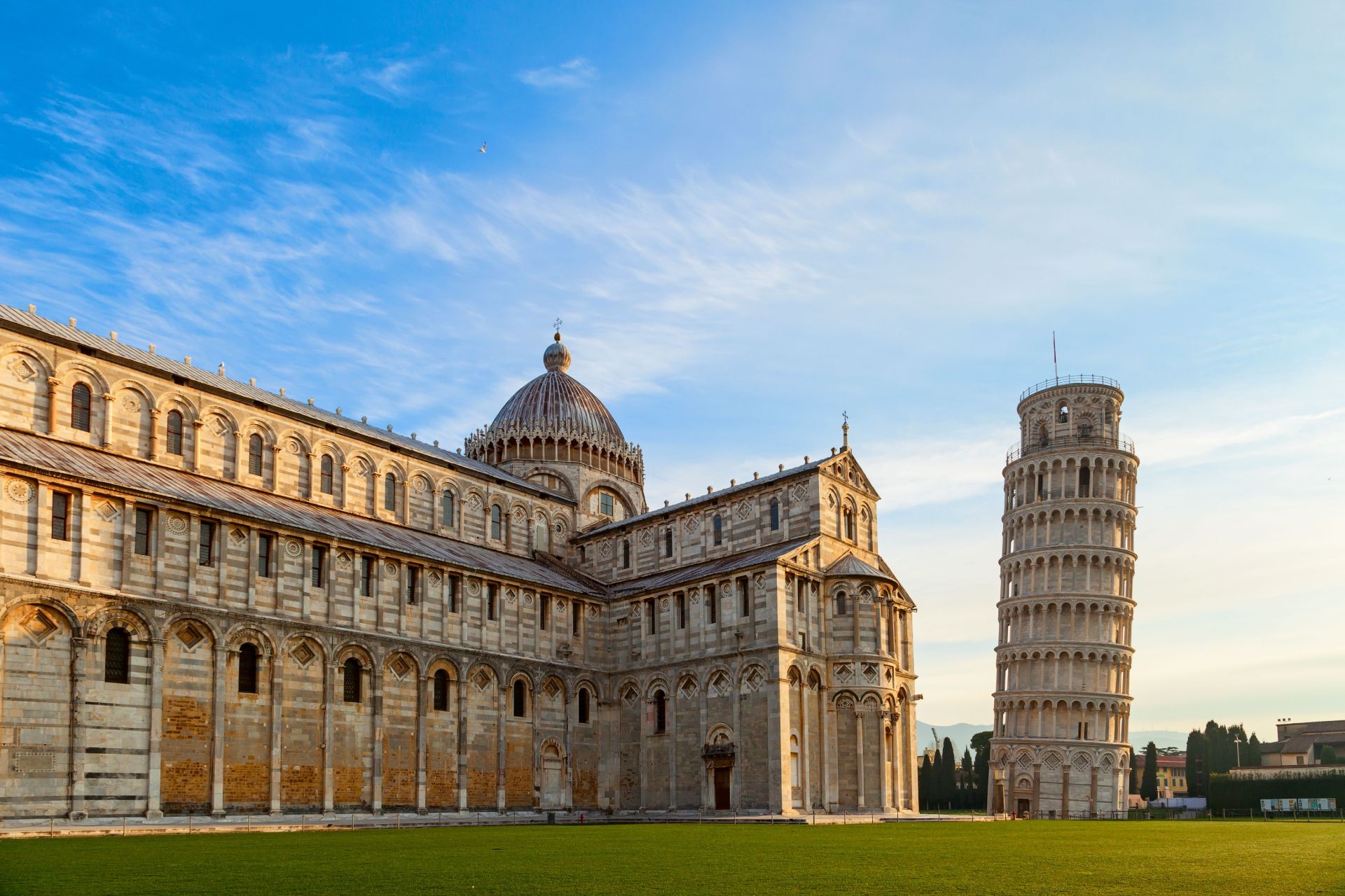 Piazza dei Miracoli con la Torre di Pisa